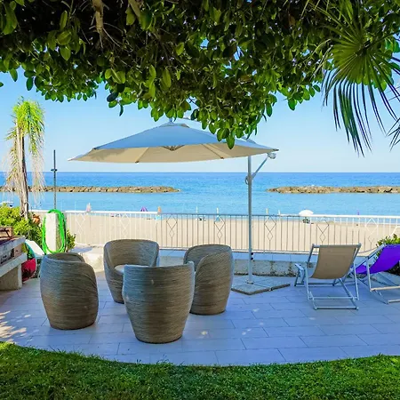 Di Lusso Sul Mare A Diamante - Ventre *