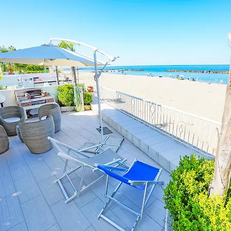 Di Lusso Sul Mare A Diamante - Ventre بلفيديري ماريتّيمو