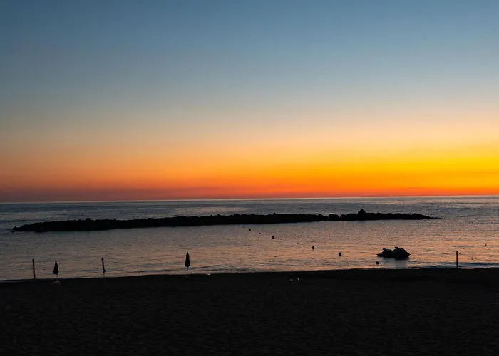 Nyaraló Di Lusso Sul Mare A Diamante - Ventre